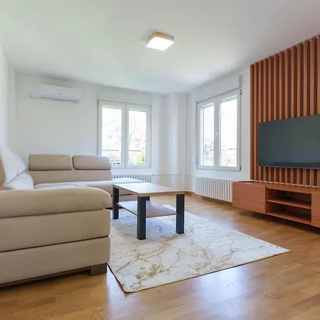 Apartamento Premium Stan 70 *