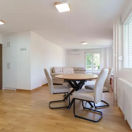 Premium Stan 70 Διαμέρισμα *